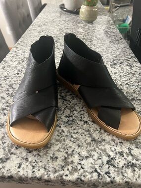 Born Women's Imani Black Nero Leather Sandals